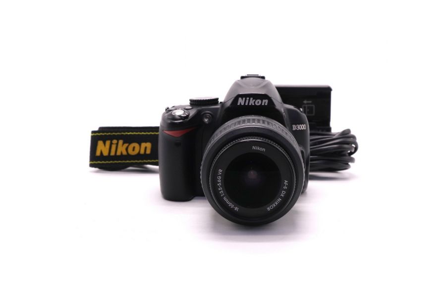 Фотокамера Nikon D3000 kit (пробег 13360 кадров)