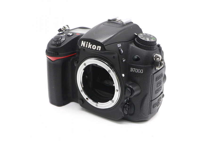 Nikon D7000 body (пробег 45500 кадров) в упаковке