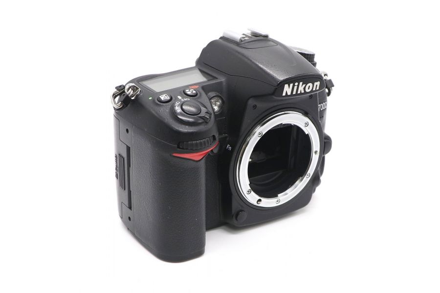 Nikon D7000 body (пробег 45500 кадров) в упаковке
