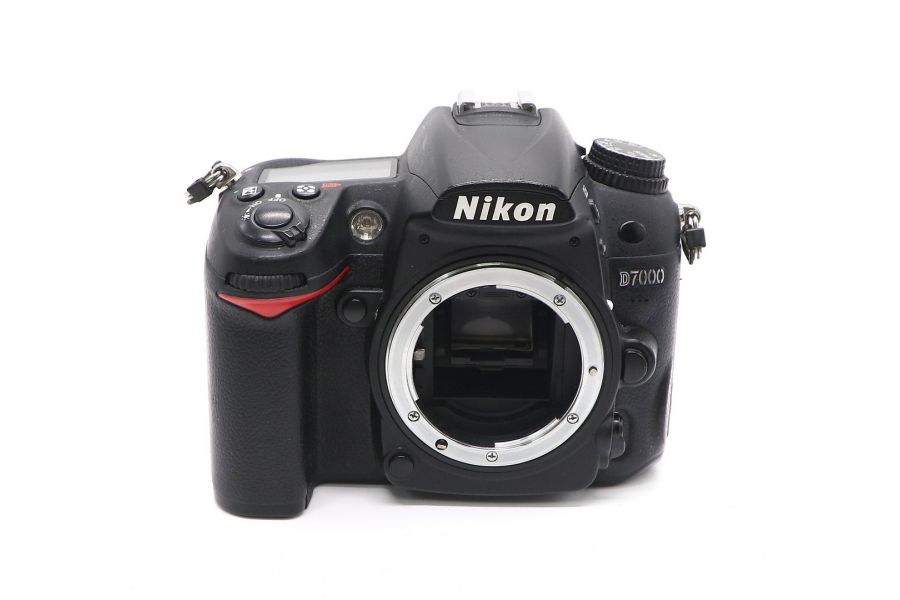 Nikon D7000 body (пробег 45500 кадров) в упаковке
