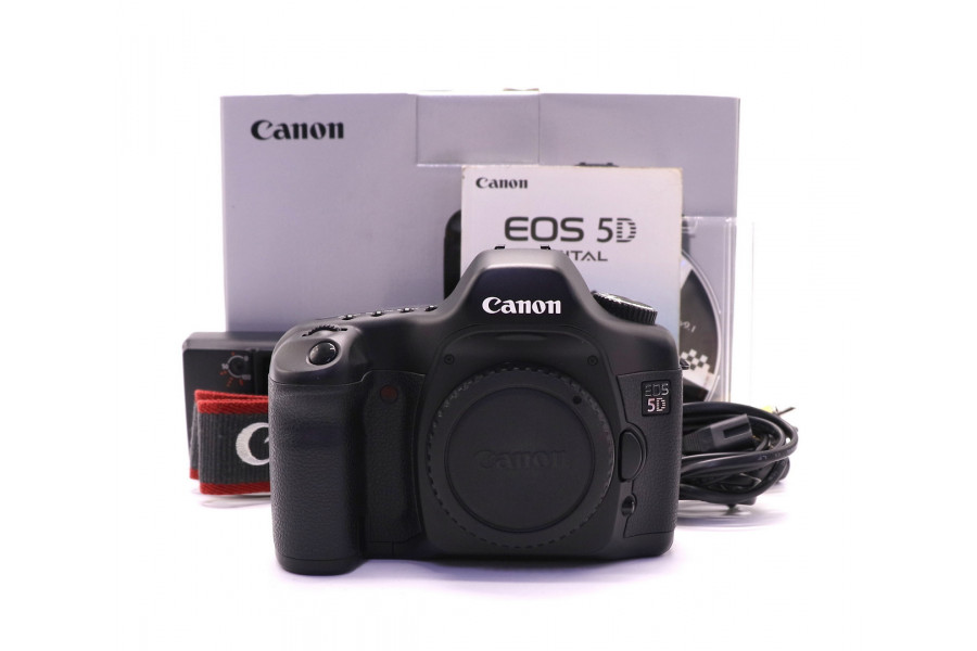 Зеркальный фотоаппарат Canon EOS 5D body в упаковке