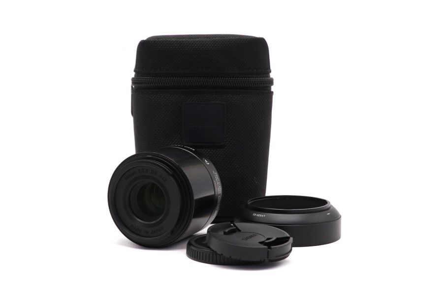 Sigma AF 60mm f/2.8 DN Micro 4/3 в упаковке