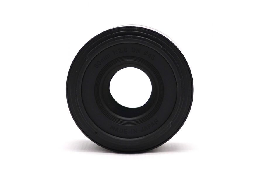 Sigma AF 60mm f/2.8 DN Micro 4/3 в упаковке