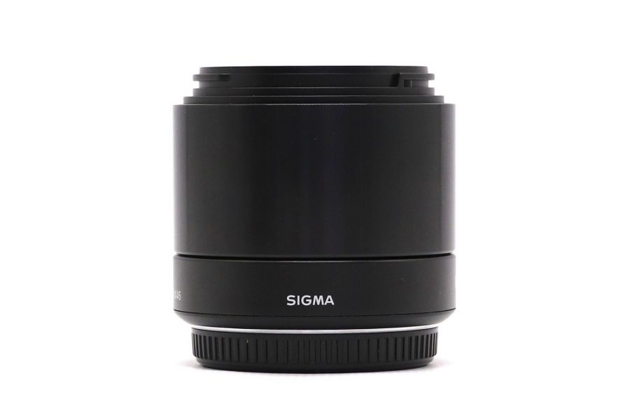 Sigma AF 60mm f/2.8 DN Micro 4/3 в упаковке