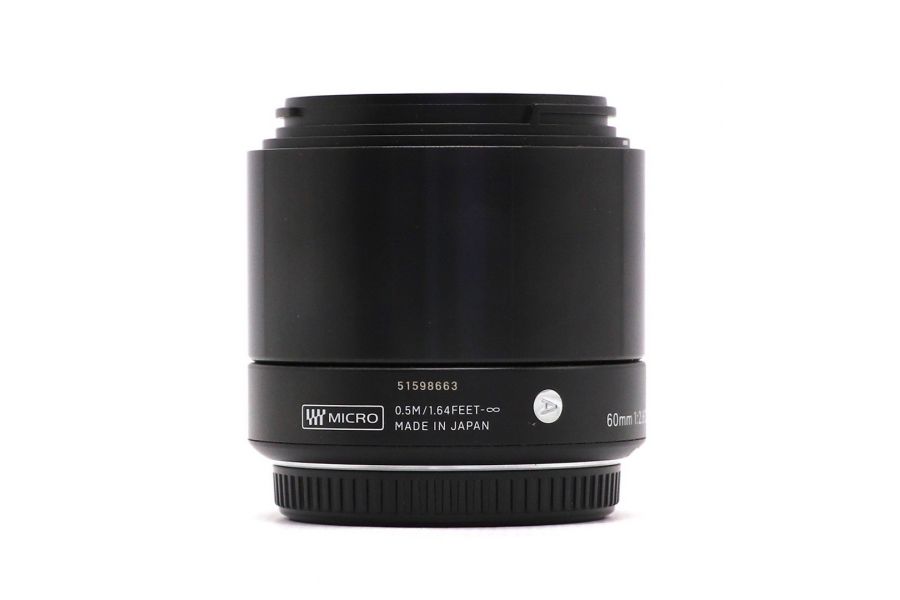 Sigma AF 60mm f/2.8 DN Micro 4/3 в упаковке