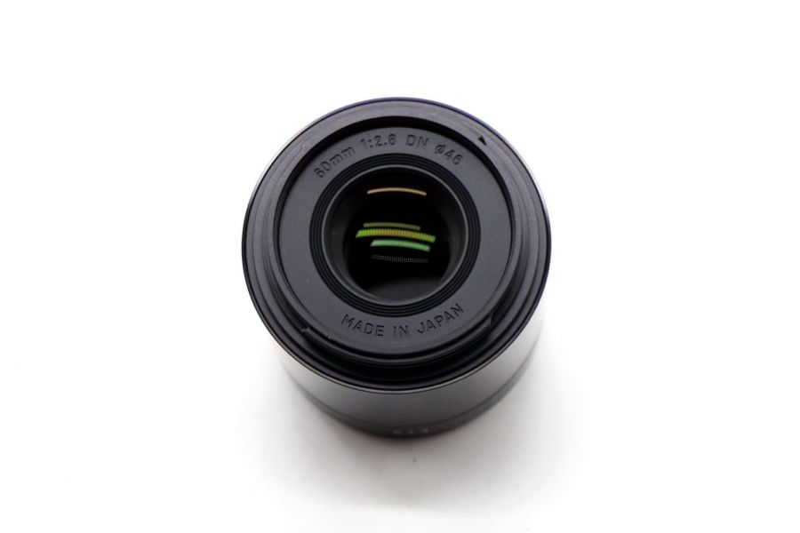 Sigma AF 60mm f/2.8 DN Micro 4/3 в упаковке
