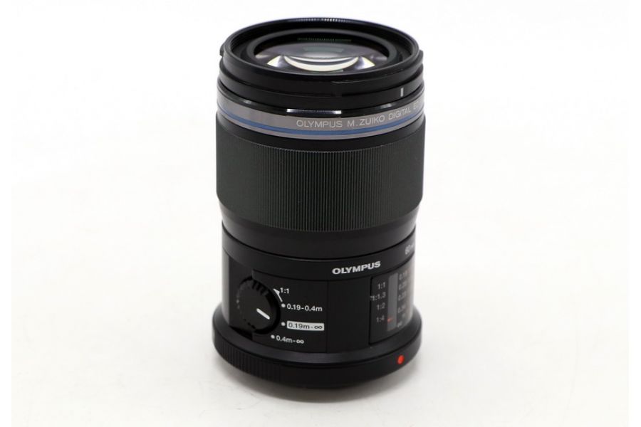 Olympus M.Zuiko Digital 60mm f/2.8 ED Macro MSC в упаковке