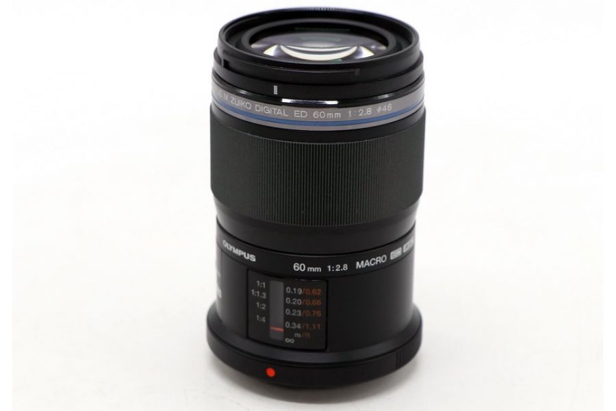 Olympus M.Zuiko Digital 60mm f/2.8 ED Macro MSC в упаковке
