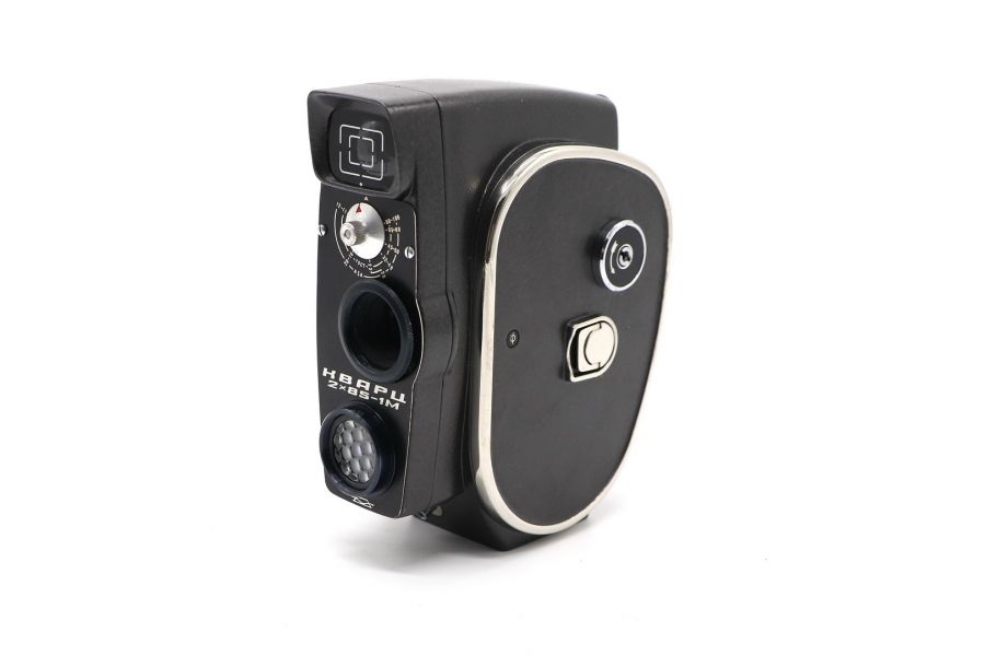 Кинокамера советская Кварц 2х8S-1M в упаковке