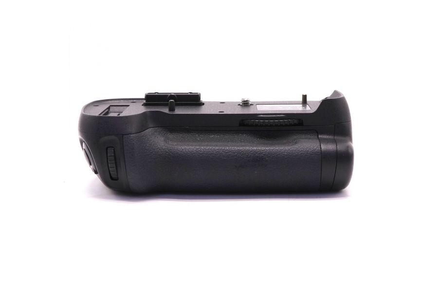Батарейная ручка Nikon MB-D12