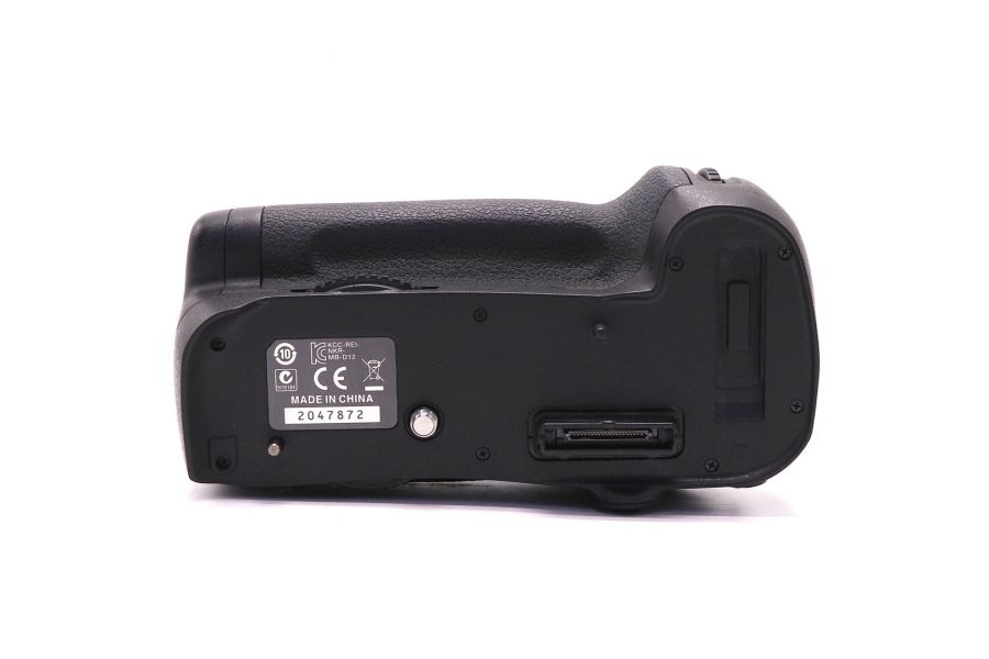 Батарейная ручка Nikon MB-D12