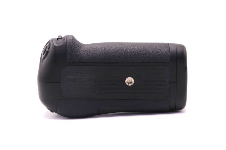 Батарейная ручка Nikon MB-D12