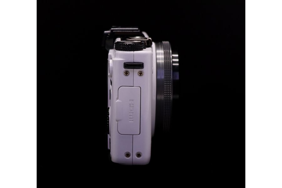 Цифровой компактный фотоаппарат Olympus XZ-1