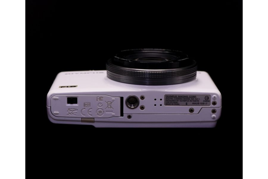 Цифровой компактный фотоаппарат Olympus XZ-1
