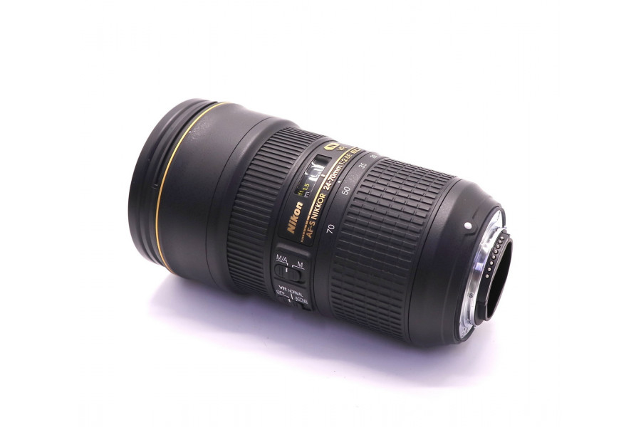Объектив Nikon 24-70mm f/2.8E ED VR AF-S Nikkor в упаковке