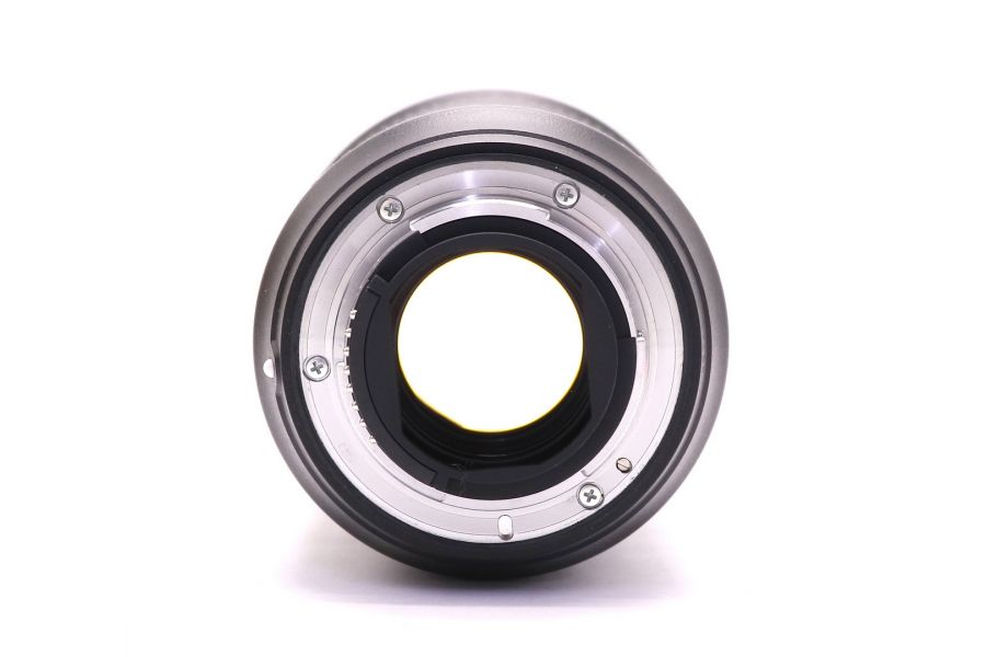 Объектив Nikon 24-70mm f/2.8E ED VR AF-S Nikkor в упаковке