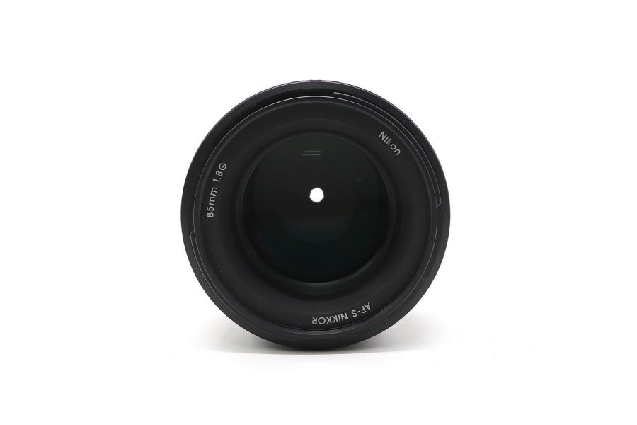 Объектив Nikon 85mm f/1.8G AF-S Nikkor в упаковке
