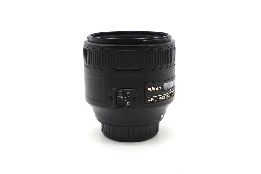 Объектив Nikon 85mm f/1.8G AF-S Nikkor в упаковке
