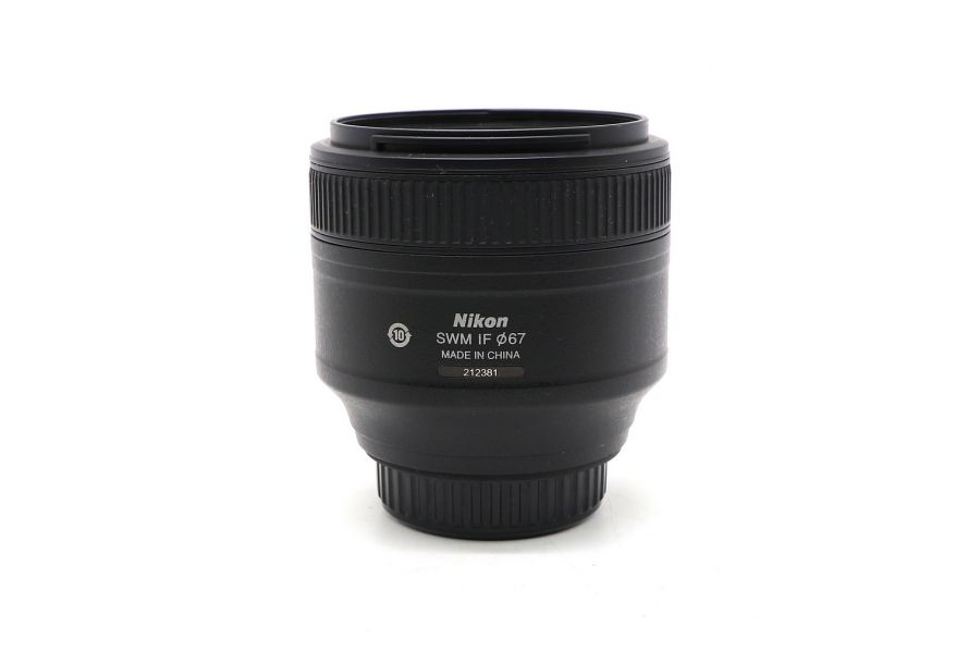Объектив Nikon 85mm f/1.8G AF-S Nikkor в упаковке