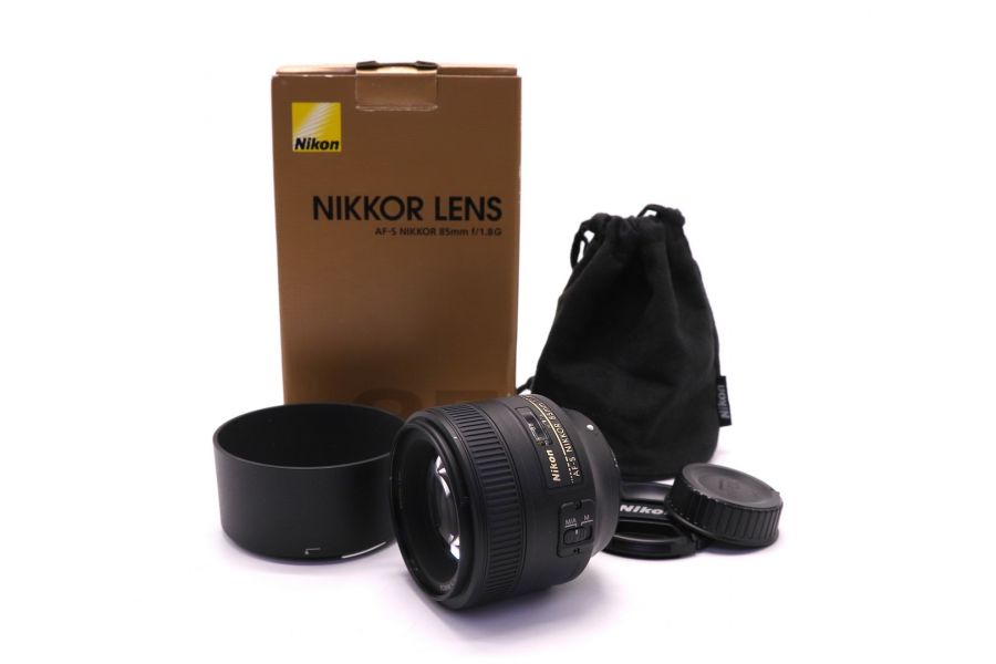 Объектив Nikon 85mm f/1.8G AF-S Nikkor в упаковке