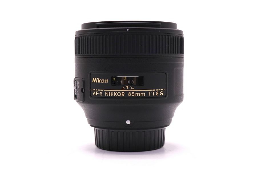 Объектив Nikon 85mm f/1.8G AF-S Nikkor в упаковке