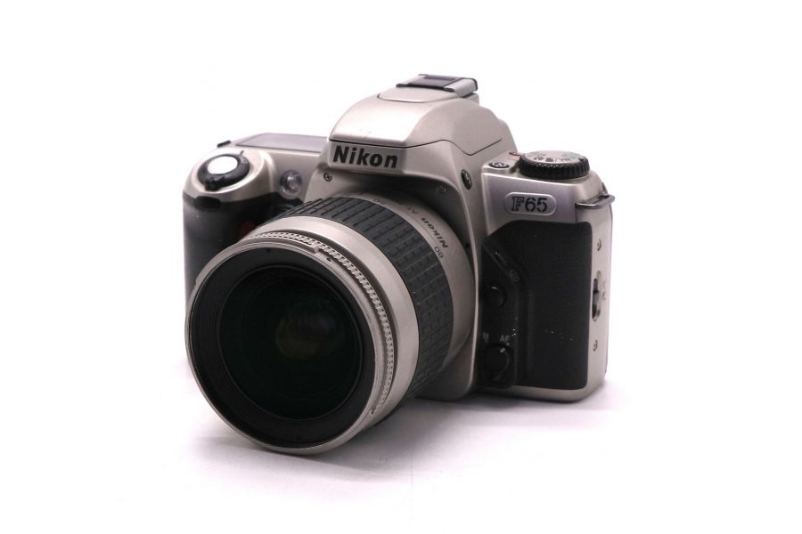 Зеркальный пленочный фотоаппарат Nikon F65 kit