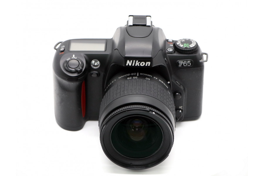 Зеркальный пленочный фотоаппарат Nikon F65 kit