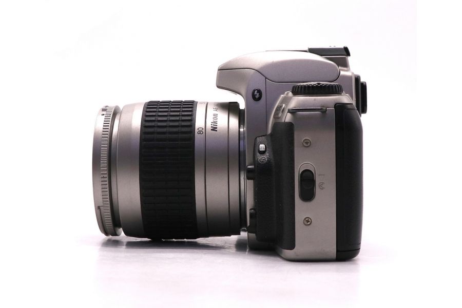 Зеркальный пленочный фотоаппарат Nikon F65 kit