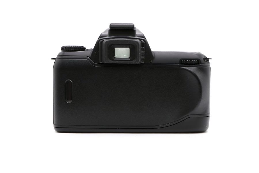 Зеркальный пленочный фотоаппарат Nikon F65 kit