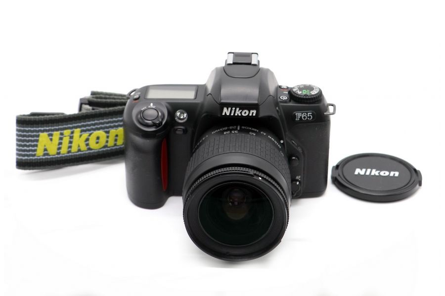 Зеркальный пленочный фотоаппарат Nikon F65 kit