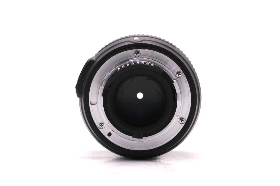 Объектив Nikon 50mm f/1,8G AF-S Nikkor в упаковке