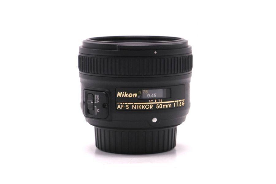 Объектив Nikon 50mm f/1,8G AF-S Nikkor в упаковке