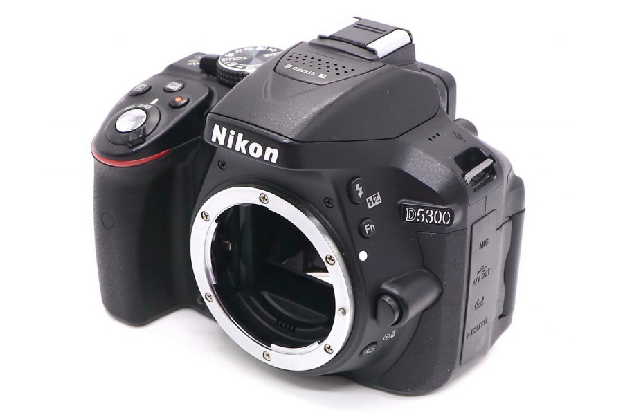 Камера Nikon D5300 body (пробег 4000 кадров)
