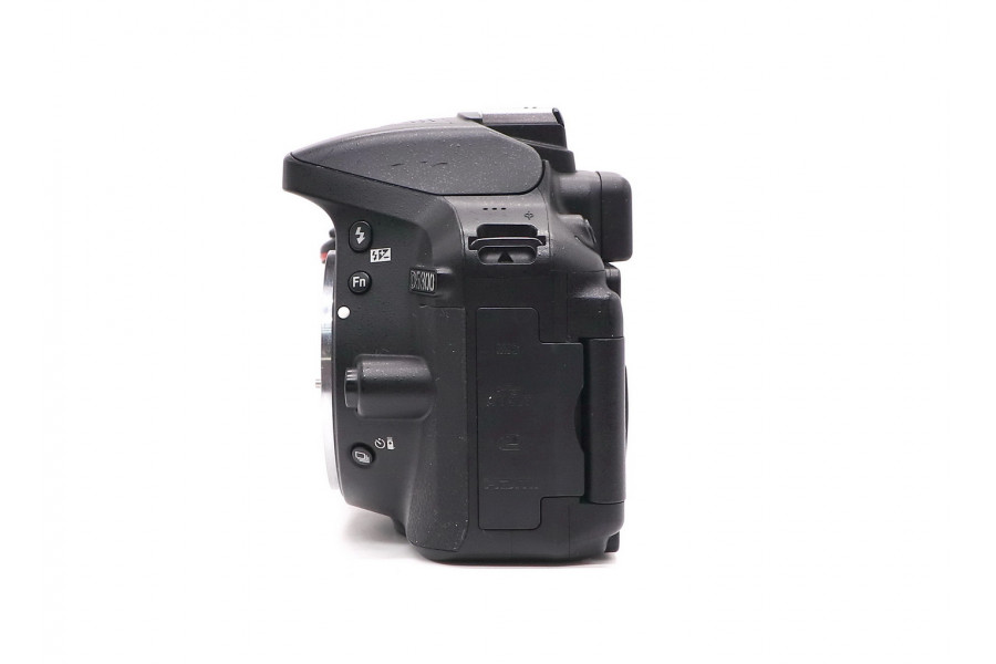 Камера Nikon D5300 body (пробег 4000 кадров)