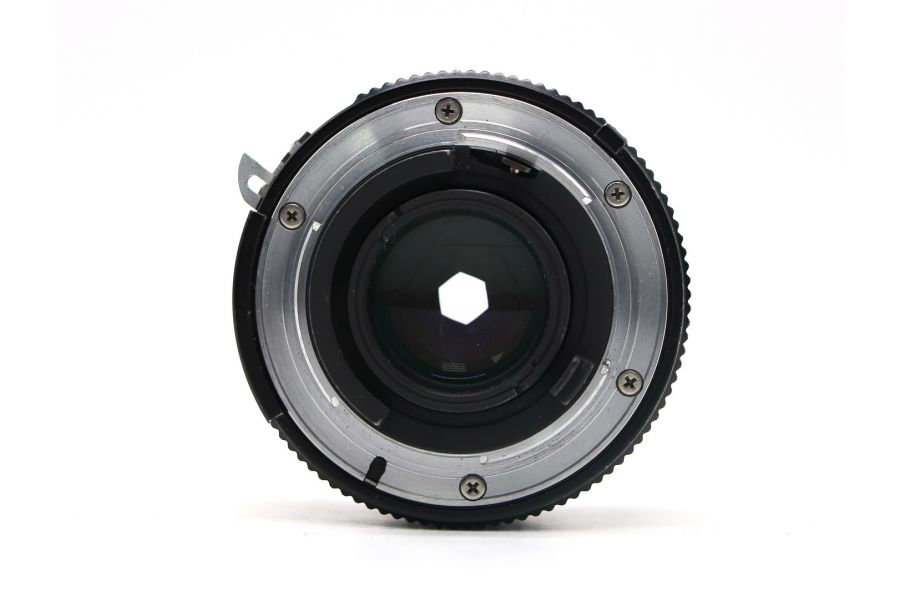 Nikon 50mm f/2 Nikkor светосильный объектив (1974)