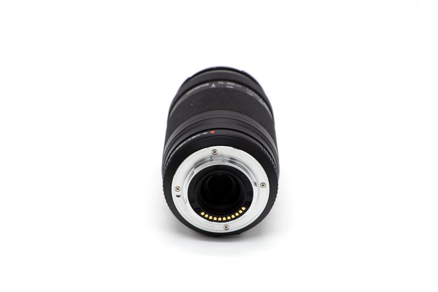 Olympus M.Zuiko Digital 75-300mm f/4.8-6.7 ED II MSC в упаковке