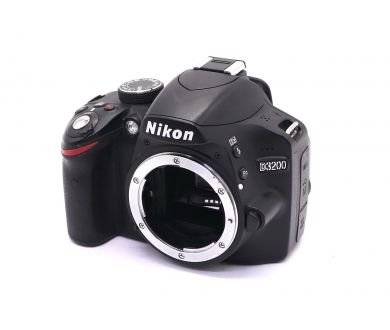 Камера Nikon D3200 body (пробег 4750 кадров)