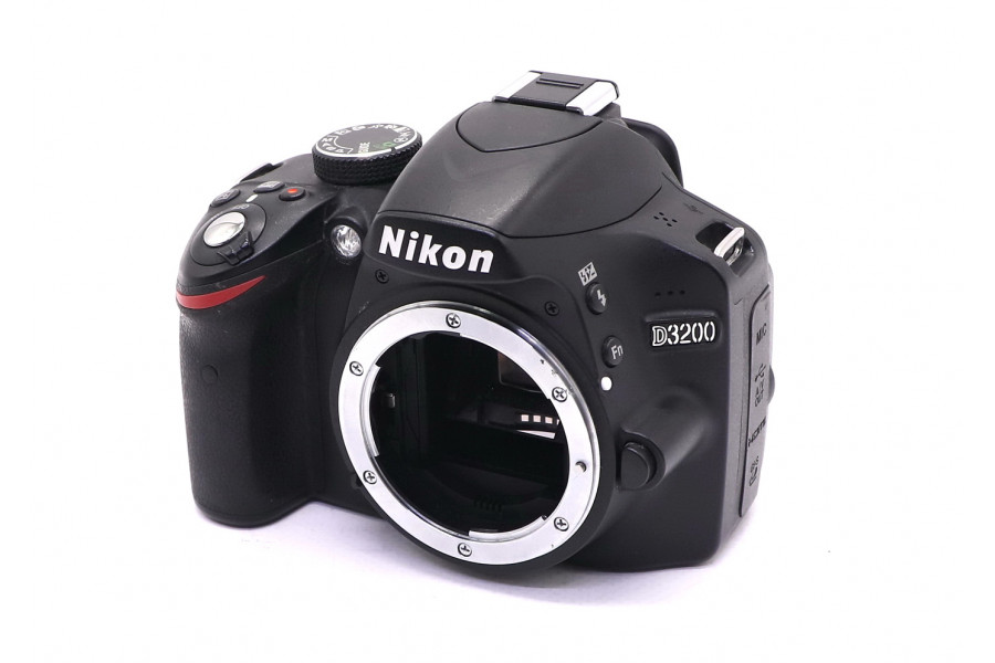 Камера Nikon D3200 body (пробег 4750 кадров)
