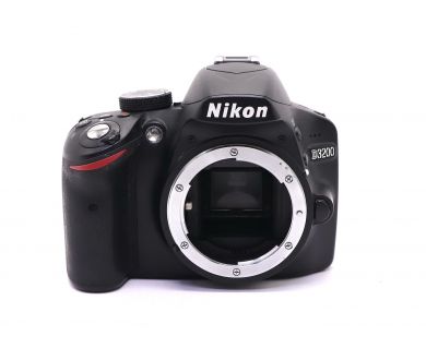 Камера Nikon D3200 body (пробег 4750 кадров)