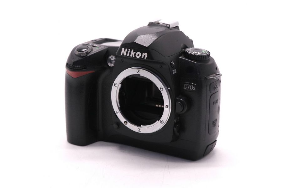 Фотокамера Nikon D70s body (пробег 7450 кадров)