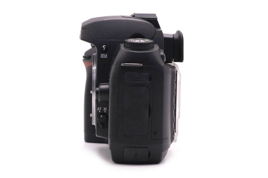 Фотокамера Nikon D70s body (пробег 4000 кадров)
