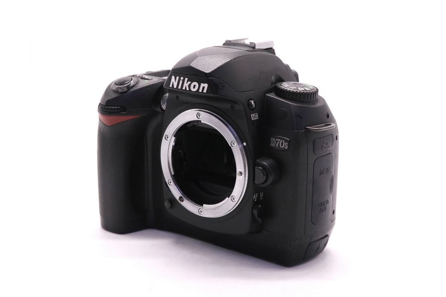 Фотокамера Nikon D70s body (пробег 10805 кадров)