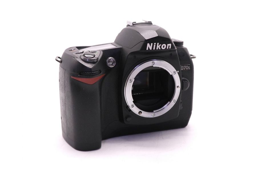 Фотокамера Nikon D70s body (пробег 10805 кадров)
