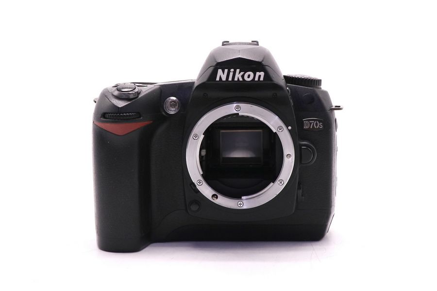 Фотокамера Nikon D70s body (пробег 10805 кадров)
