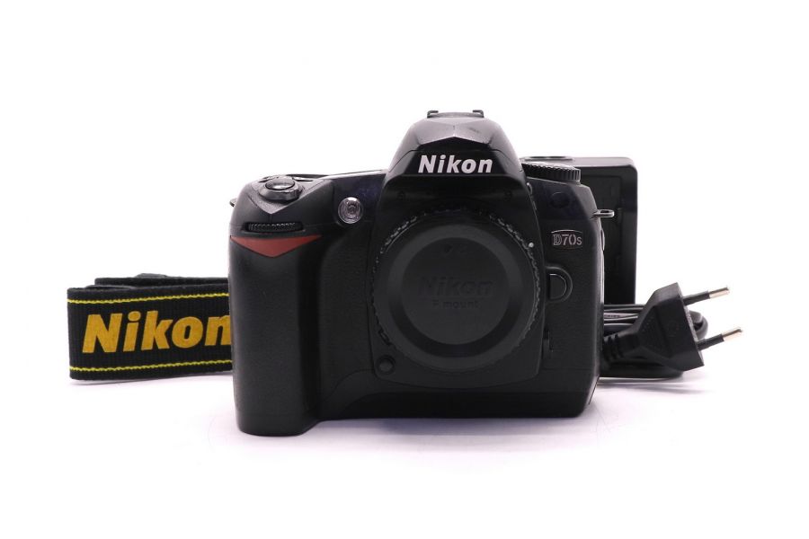 Фотокамера Nikon D70s body (пробег 10805 кадров)
