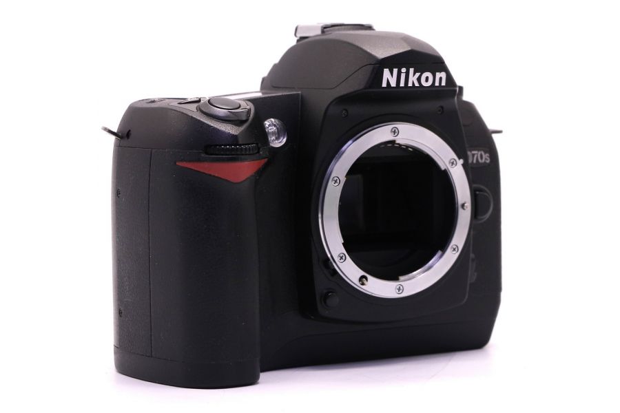 Фотокамера Nikon D70s body (пробег 4400 кадров)