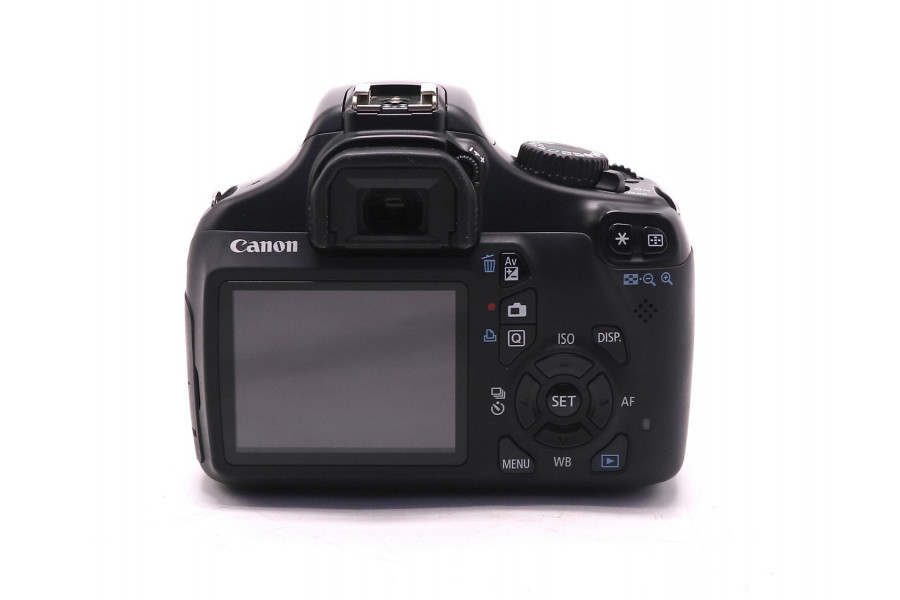 Canon EOS 1100D kit (пробег 1940 кадров)
