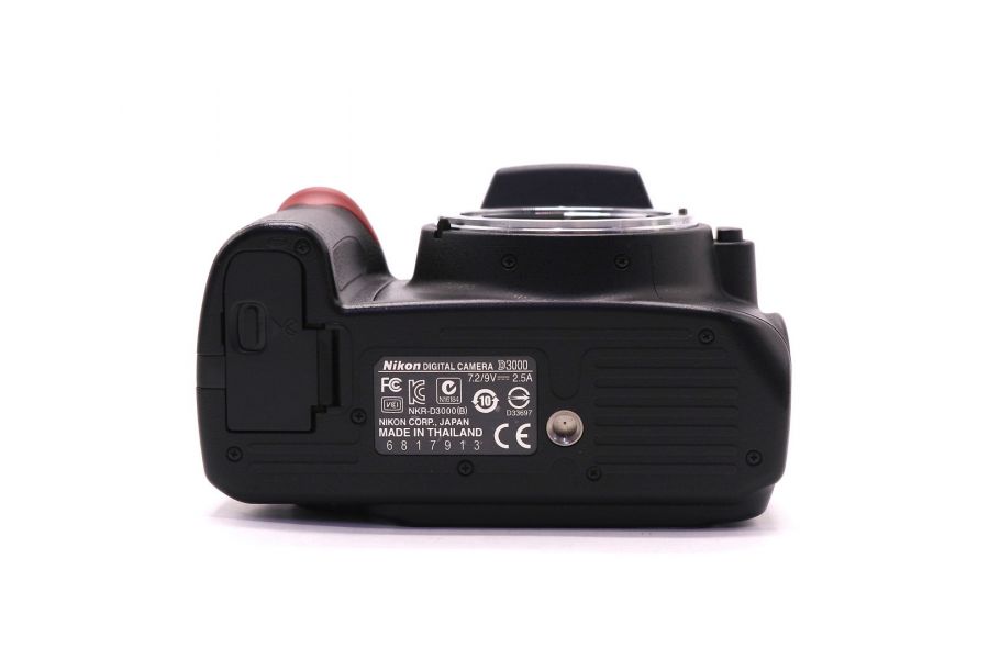 Nikon D3000 body (пробег 5300 кадров)