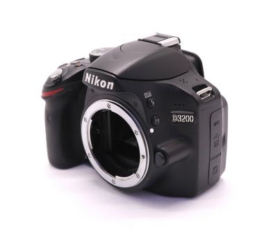 Камера Nikon D3200 body (пробег 13185 кадров)