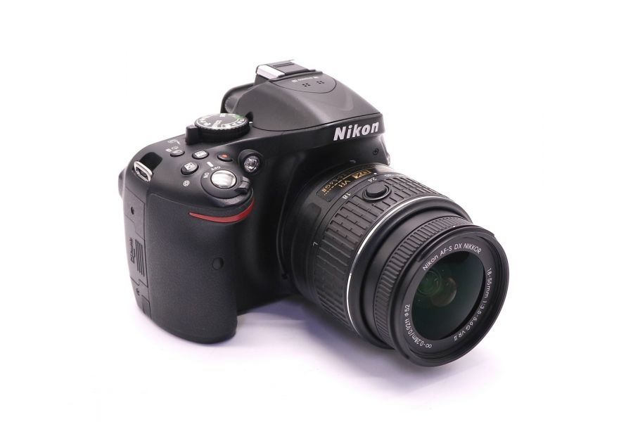 Фотокамера Nikon D5200 kit (пробег 1700 кадров)